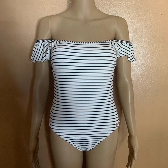 Vince Camuto one piece swimsuit - Picture 2 of 8